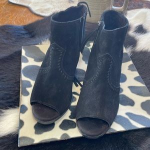 Size 9.5 Minnetonka Peep Toe Booties